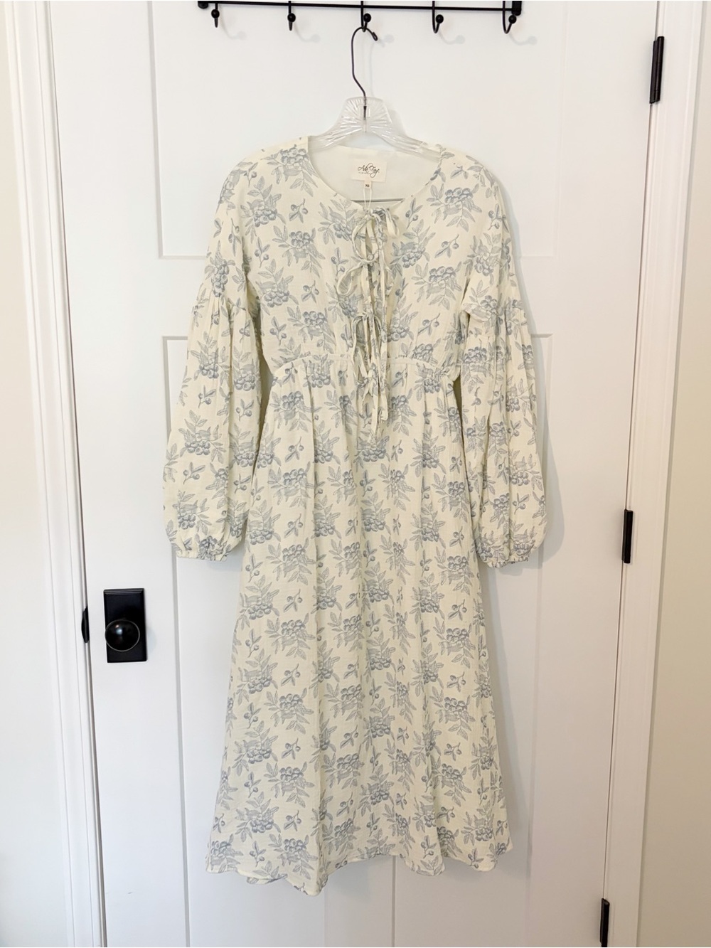 NWT Ada Faye BEXLEY DRESS - BLUE FLORAL maxi dress XS - Picture 3 of 8